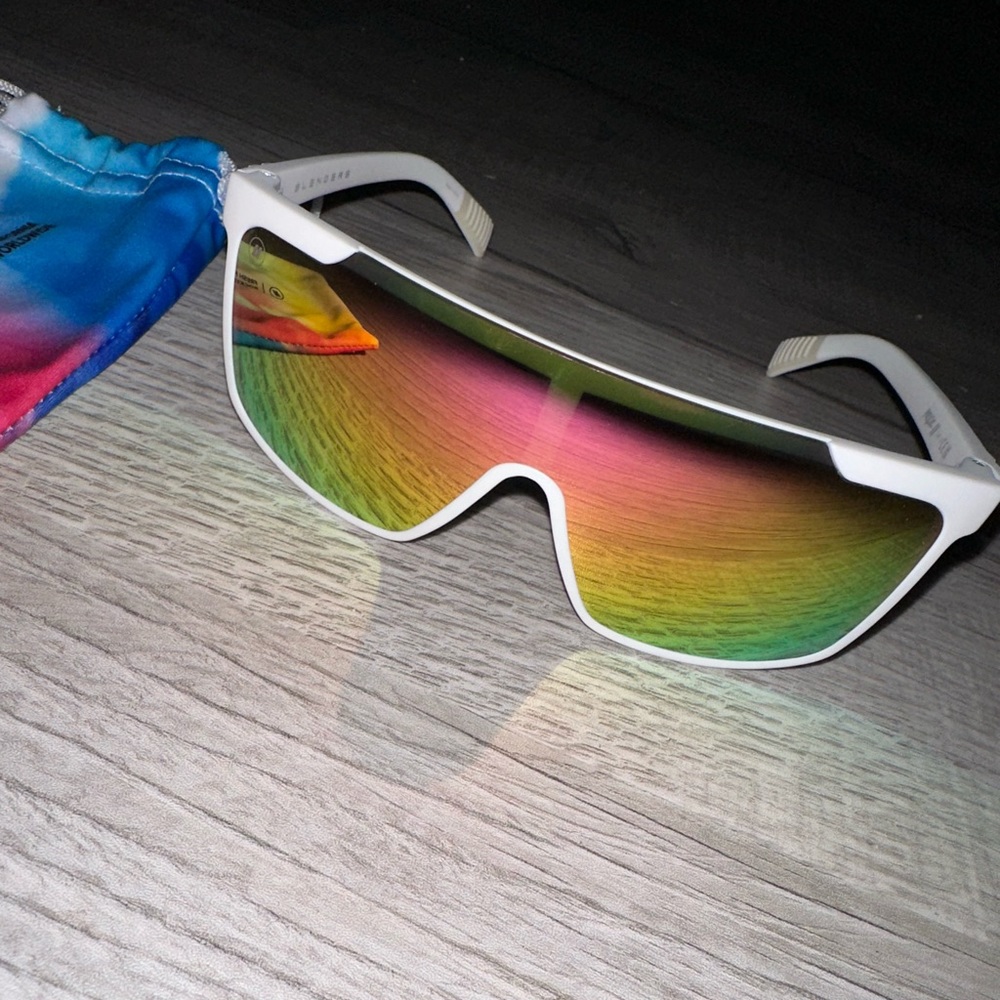 BRAND NEW LIMITED EDITION SciFi blenders sunglasses.